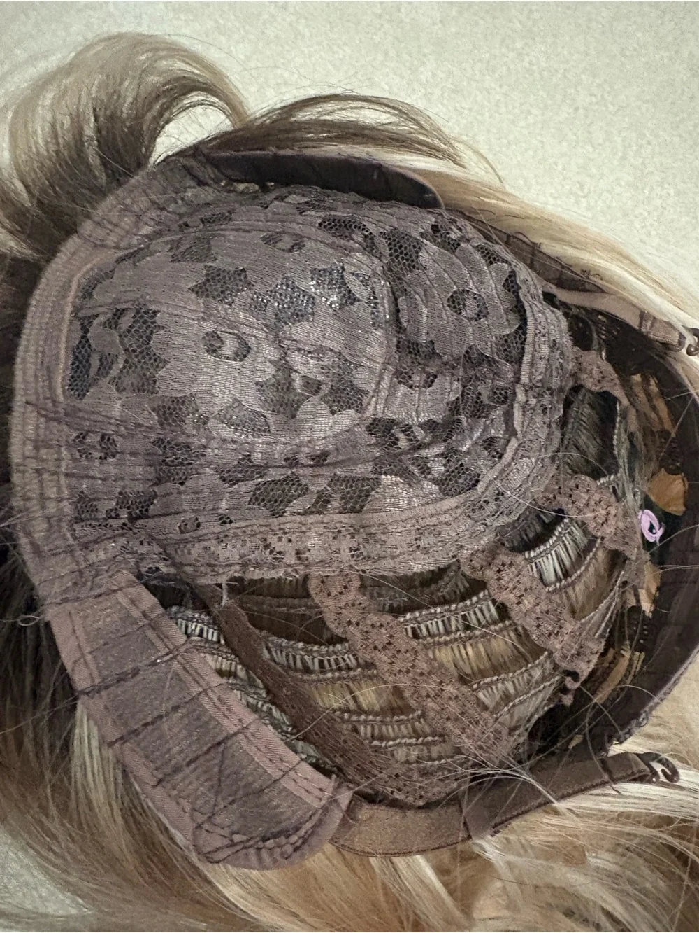 Layered Ombre Blonde Women's Wig - Natural Ash Blonde to Light Blonde